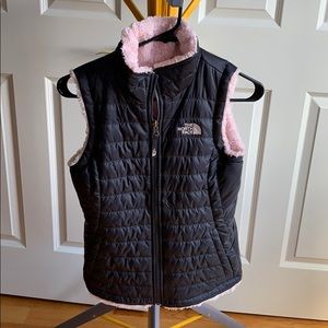 The North Face Girls vest with fleece reverses